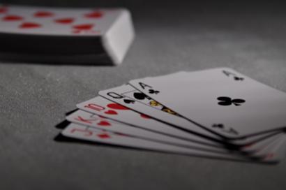 HHpoker德扑圈俱乐部常见翻牌面的10个游戏技巧